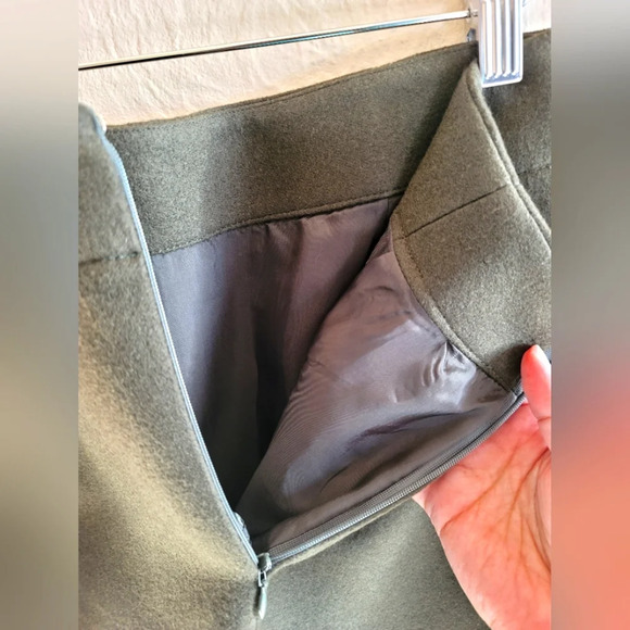 Sacai,‎ Melton Asymmetric Tight Wool Skirt, Size 2 - Picture 14 of 14